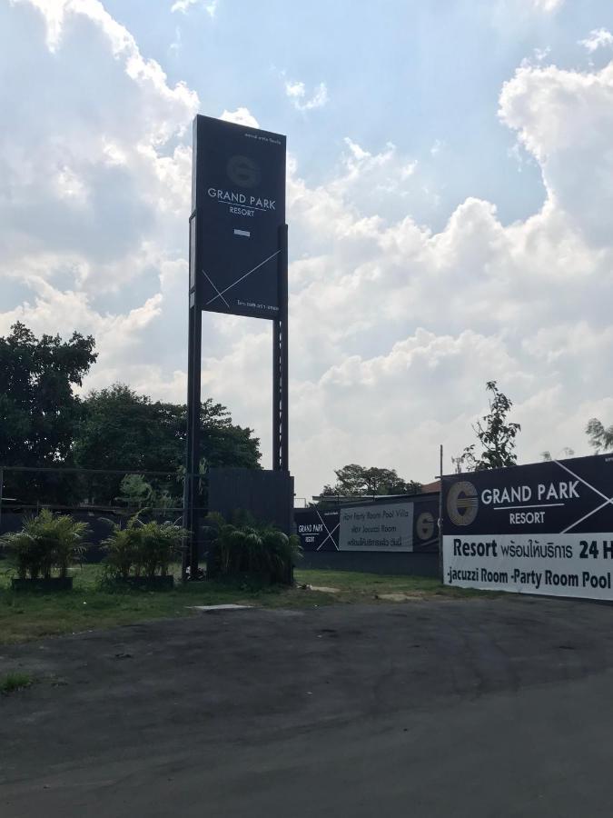 Grand Park Resort Bangkok Ngoại thất bức ảnh
